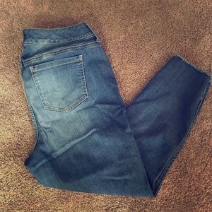Torrid Medium/light wash cropped jeans.